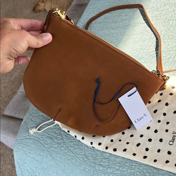 Clare V Petit Moyen in Hazelnut brushed Italian Leather Shoulder Bag - w/tags - Picture 3 of 16